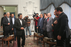 اعطای نشان عالی جمهوری اسلامی به سفیر ونزوئلا توسط رییس جمهوری 